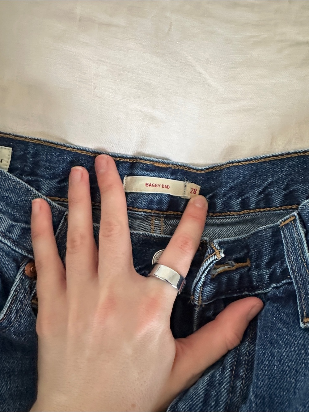Levi’s Baggy Dad Jean - Picture 2 of 3